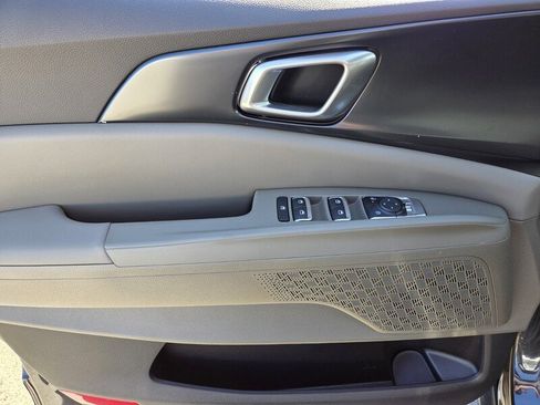 New 2026 Kia Carnival LXS image 10