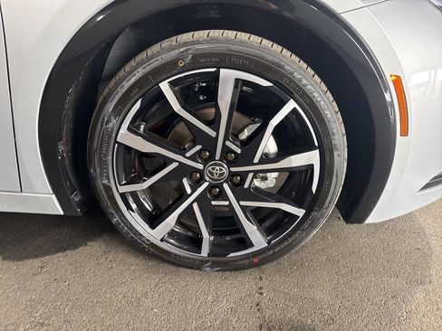 Used 2025 Toyota Prius XSE image 7