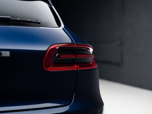 Used 2018 Porsche Macan AWD/4WD image 28