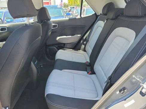 Certified 2025 Hyundai Venue SEL FWD image 7