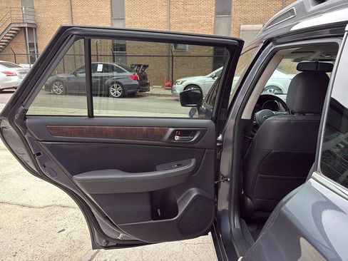 Used 2015 Subaru Outback 2.5i Limited AWD/4WD image 18