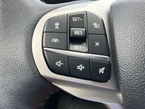 Used 2024 Ford Explorer XLT w/ Equipment Group 202A AWD/4WD image 38