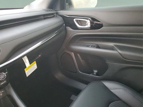 New 2026 Jeep Compass Latitude AWD/4WD image 21