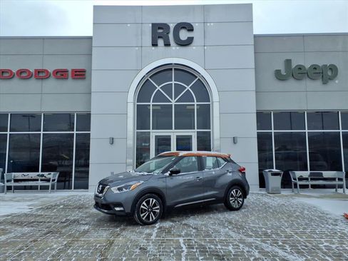 Used 2020 Nissan Kicks SR w/ SR Premium Package image 1