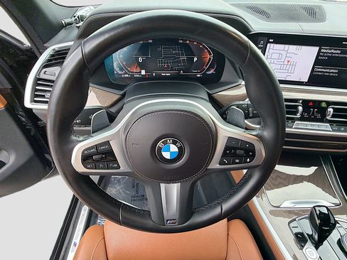 Used 2022 BMW X5 sDrive40i w/ M Sport Package RWD image 39