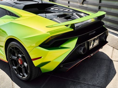 Used 2023 Lamborghini Huracan Tecnica RWD image 10