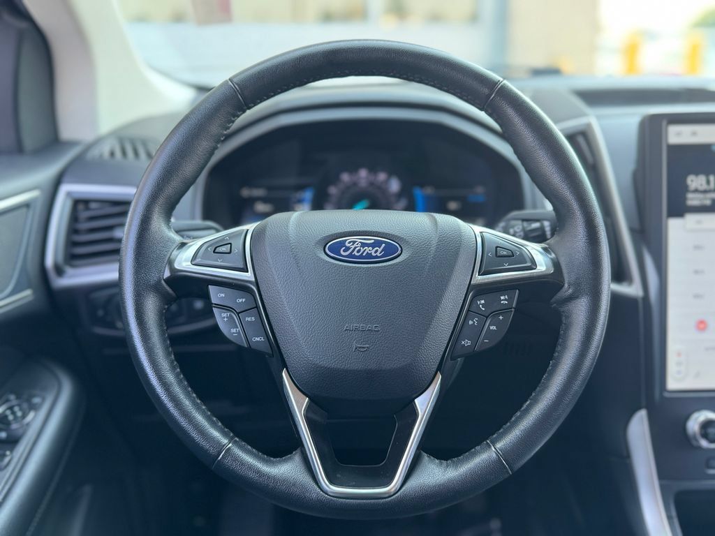 Used 2024 Ford Edge SEL AWD/4WD image 15
