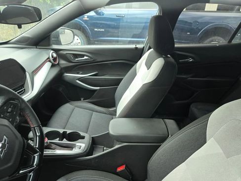Used 2024 Chevrolet Trax RS w/ Driver Confidence Package FWD image 9