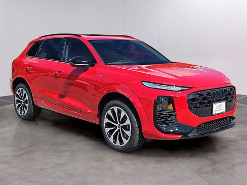 New 2026 Audi Q3 quattro 2.0T AWD/4WD image 2