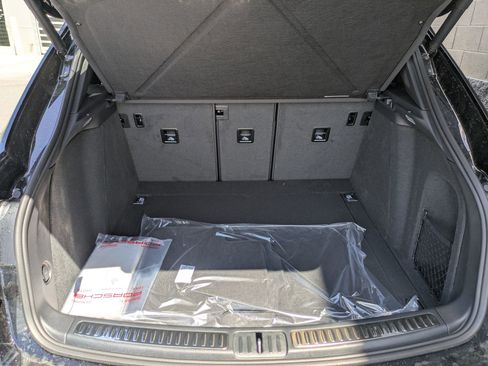 New 2025 Porsche Macan image 23