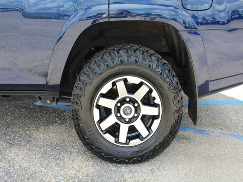 Used 2023 Toyota 4Runner TRD Off-Road Premium w/ Moonroof Package AWD/4WD image 25