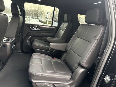 Used 2023 Chevrolet Suburban RST w/ Luxury Package image 24