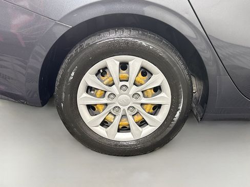 Used 2021 Kia Forte FE image 32