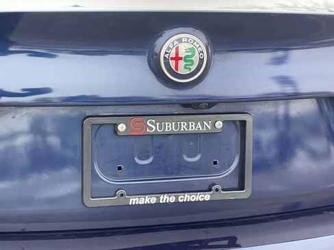 Used 2019 Alfa Romeo Giulia image 41