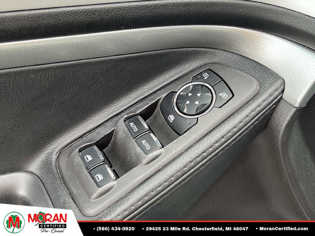 Used 2015 Ford Explorer XLT w/ Equipment Group 202B FWD image 16