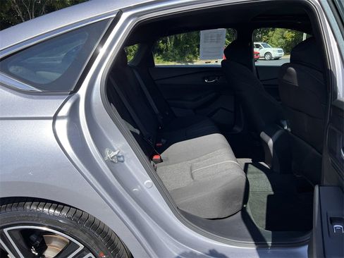 Used 2024 Honda Accord Sport image 11