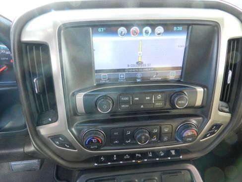 Used 2017 GMC Sierra 2500 Denali w/ Duramax Plus Package AWD/4WD image 16