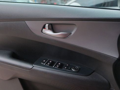 Used 2020 Kia Forte LXS image 12