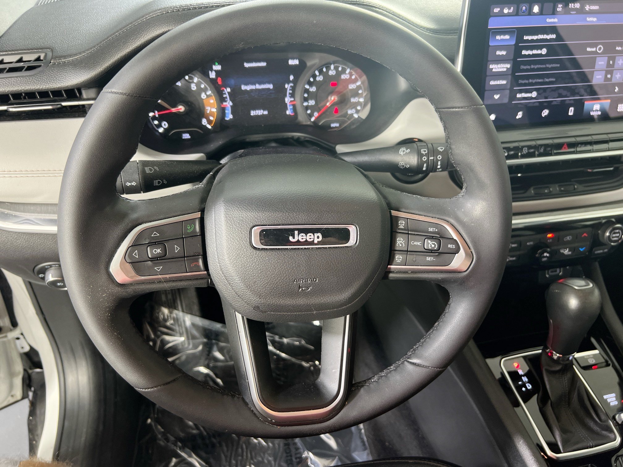 Used 2023 Jeep Compass Limited w/ Sun and Sound Group AWD/4WD image 11