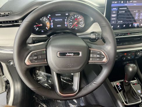 Used 2023 Jeep Compass Limited w/ Sun and Sound Group AWD/4WD image 11