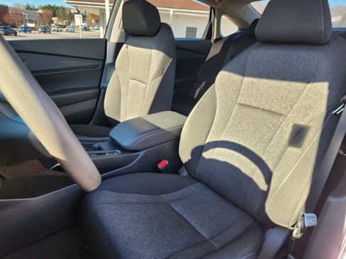 Certified 2025 Honda Accord SE image 7