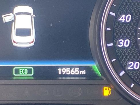 Used 2021 Genesis G70 2.0T w/ Elite Package image 12