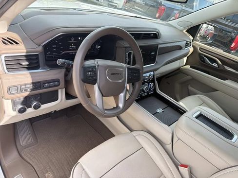Used 2023 GMC Yukon XL Denali RWD image 24