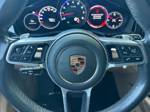 Used 2023 Porsche Cayenne AWD/4WD image 23