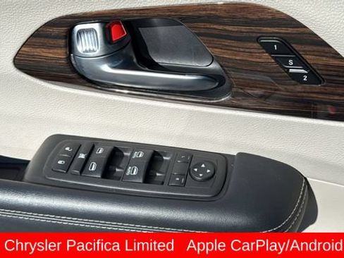 Used 2023 Chrysler Pacifica Limited FWD image 22