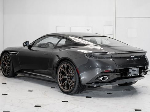 Used 2025 Aston Martin DB12 Coupe image 2