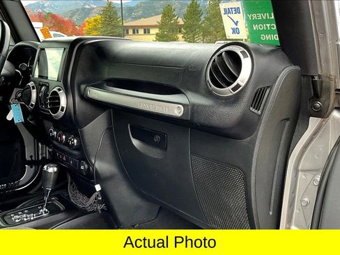 Used 2016 Jeep Wrangler Unlimited Sahara w/ Connectivity Group image 16