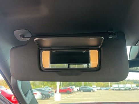 Used 2025 Chevrolet Silverado 1500 High Country image 38