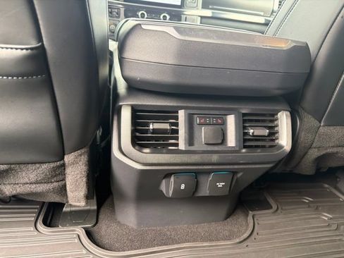 Used 2024 Ford F150 Platinum w/ FX4 Off-Road Package AWD/4WD image 17