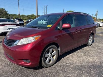Used 2012 Toyota Sienna LE w/ Towing Pkg
