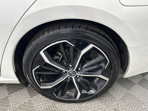 Used 2024 Nissan Altima 2.5 SR FWD image 18