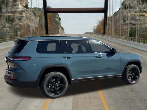 New 2026 Jeep Grand Cherokee L Limited w/ Limited Altitude Package AWD/4WD image 11