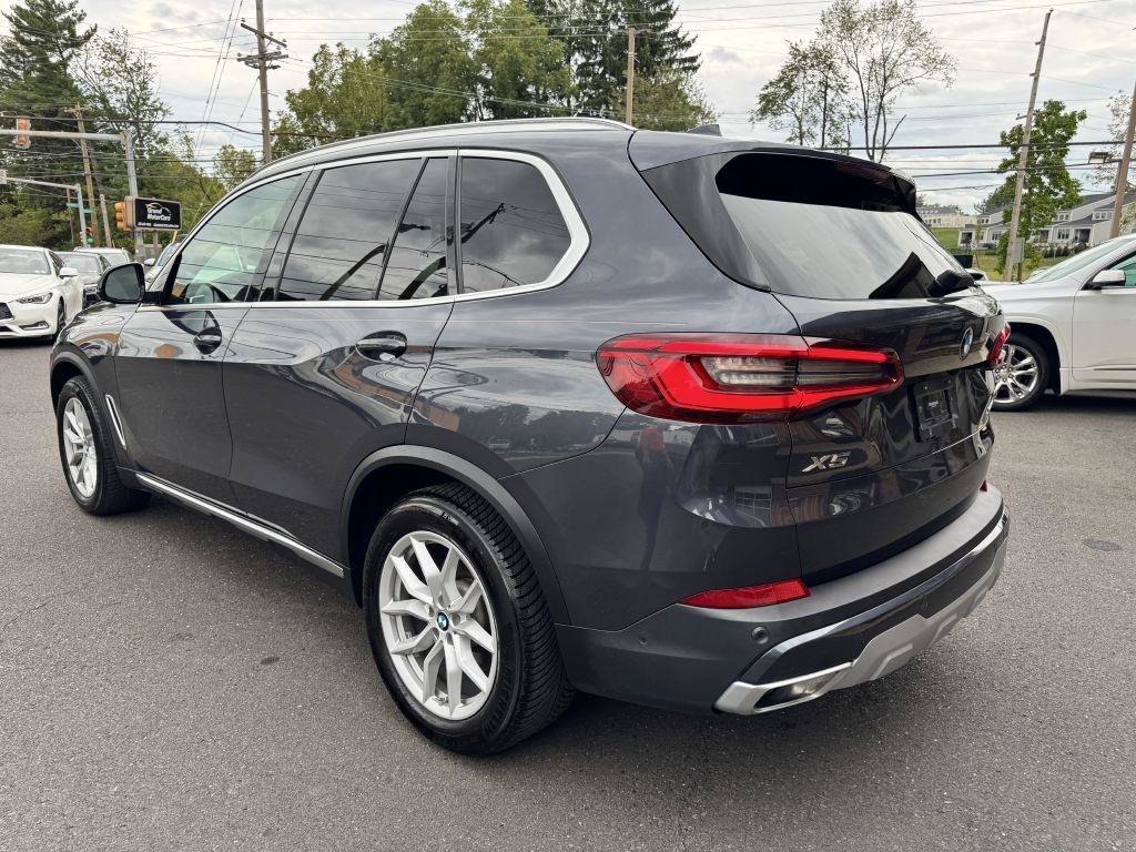Used 2019 BMW X5 xDrive40i w/ Premium Package AWD/4WD image 3
