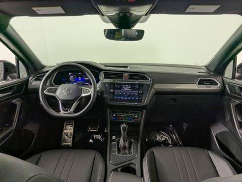 Used 2023 Volkswagen Tiguan SE R-Line FWD image 29