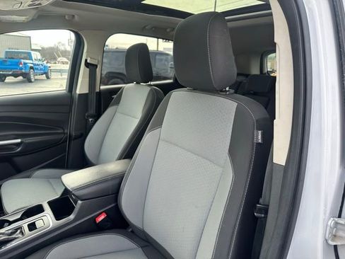 Used 2018 Ford Escape SE image 25