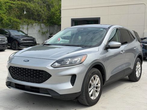 Used 2021 Ford Escape SE w/ Convenience Package AWD/4WD image 2