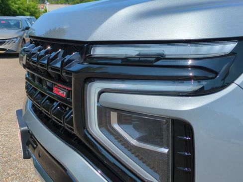Used 2025 Chevrolet Tahoe Z71 AWD/4WD image 7