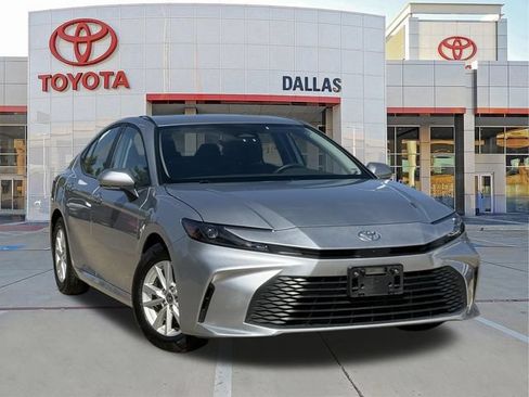 Used 2025 Toyota Camry LE FWD image 1