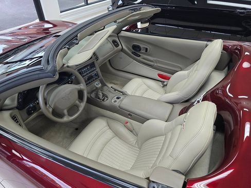 Used 2003 Chevrolet Corvette Convertible w/ Preferred Equipment Group1 RWD image 3