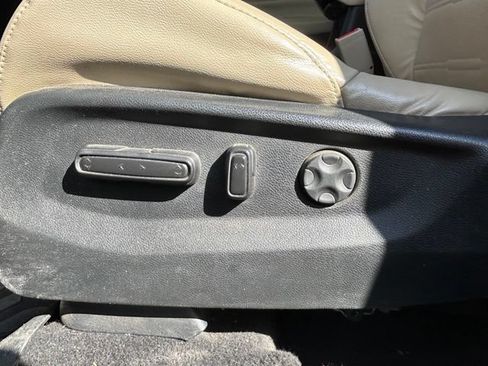 Used 2017 Honda CR-V Touring image 11