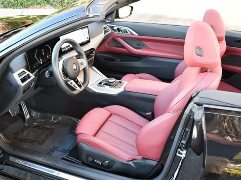 Used 2025 BMW 430i Convertible w/ M Sport Package image 19