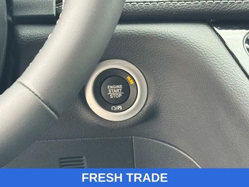 Used 2026 Chrysler Pacifica Limited image 28