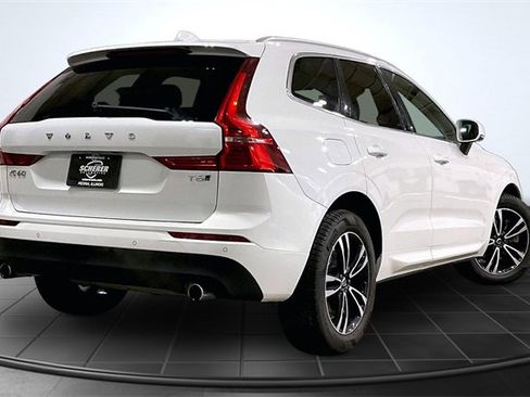 Used 2020 Volvo XC60 T6 Momentum image 3