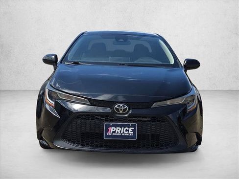 Used 2020 Toyota Corolla LE FWD image 2