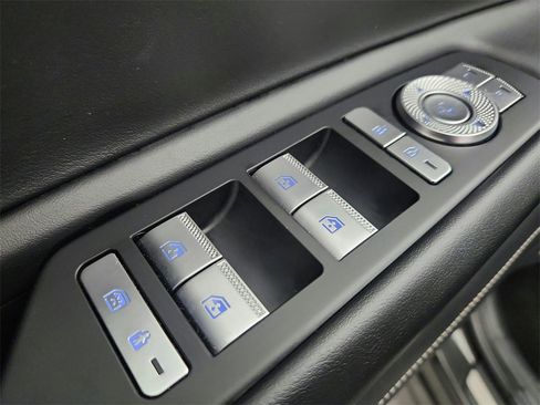 Used 2024 Genesis GV80 2.5T image 20