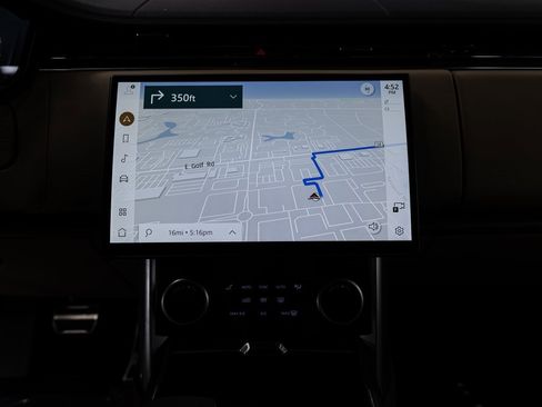 Used 2023 Land Rover Range Rover SE image 15